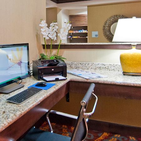 Holiday Inn Express & Suites San Antonio Frost Bank Center By Ihg Zewnętrze zdjęcie