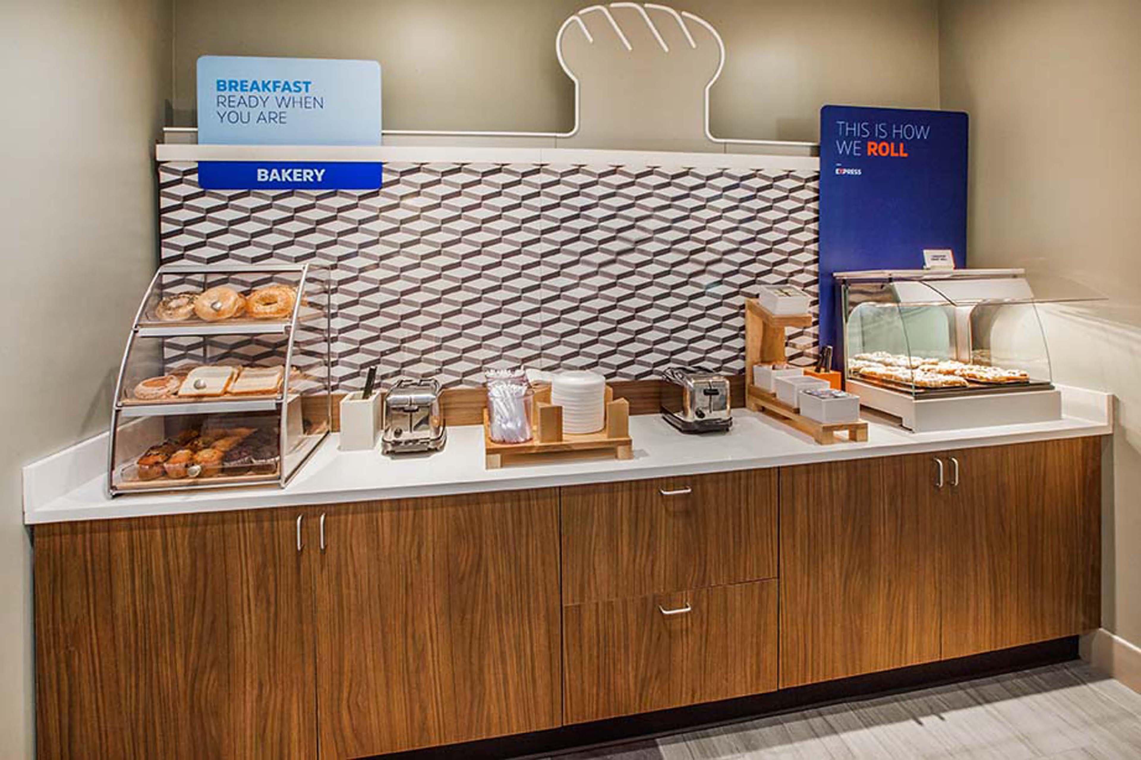 Holiday Inn Express & Suites San Antonio Frost Bank Center By Ihg Zewnętrze zdjęcie