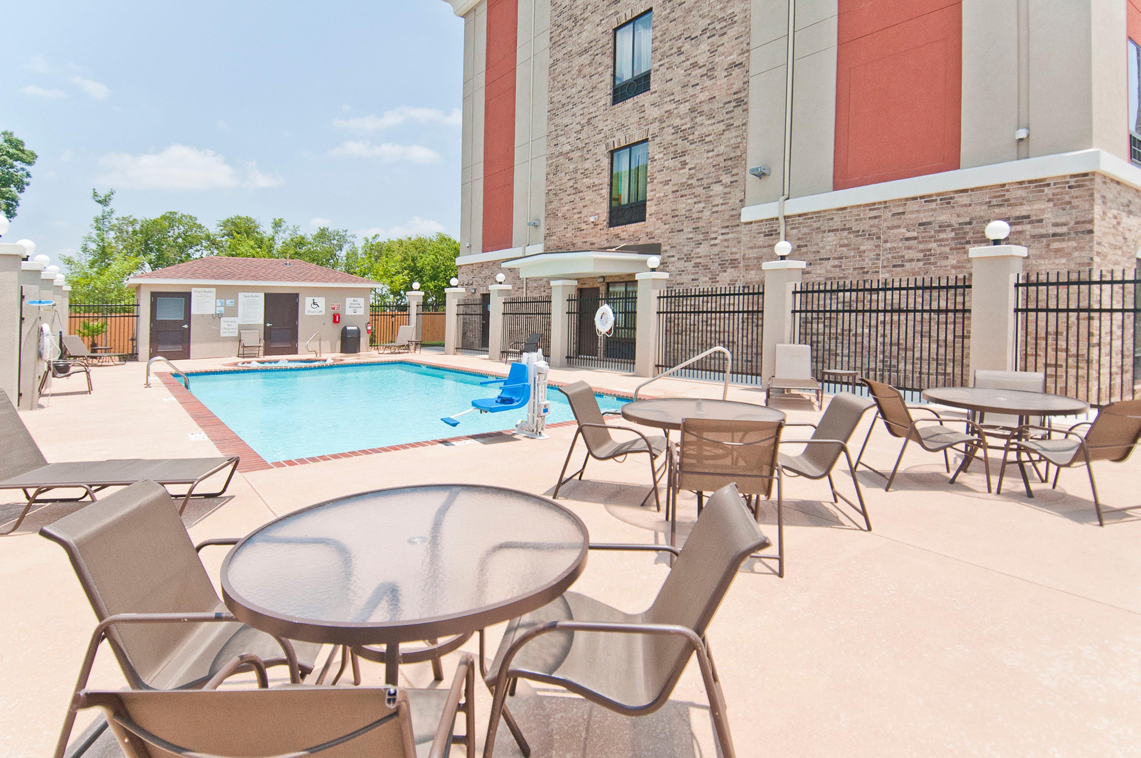 Holiday Inn Express & Suites San Antonio Frost Bank Center By Ihg Zewnętrze zdjęcie