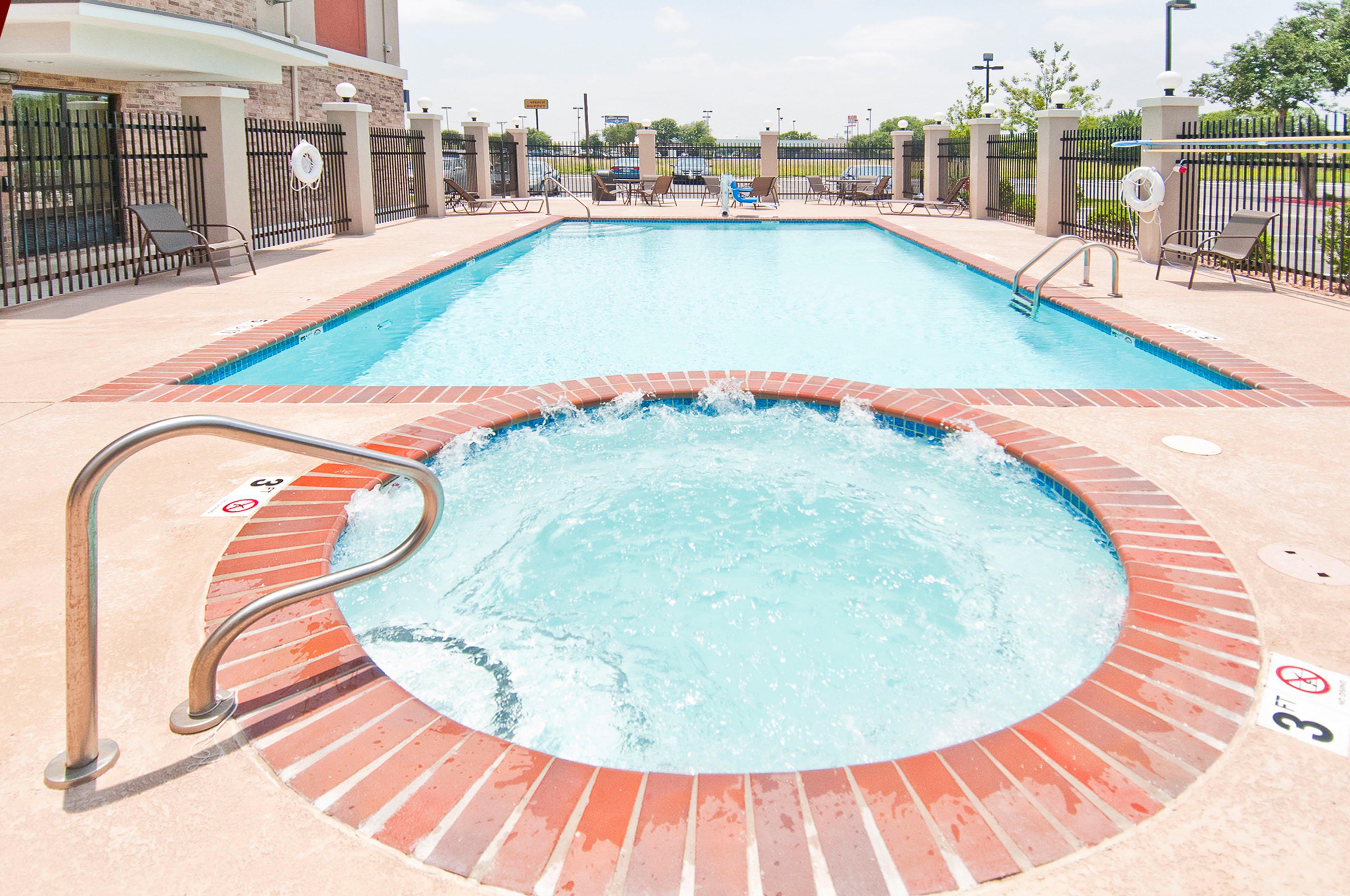 Holiday Inn Express & Suites San Antonio Frost Bank Center By Ihg Zewnętrze zdjęcie